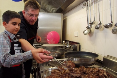 Bild 3 - Frank Knöchel kocht mit Kindern gesundes Essen